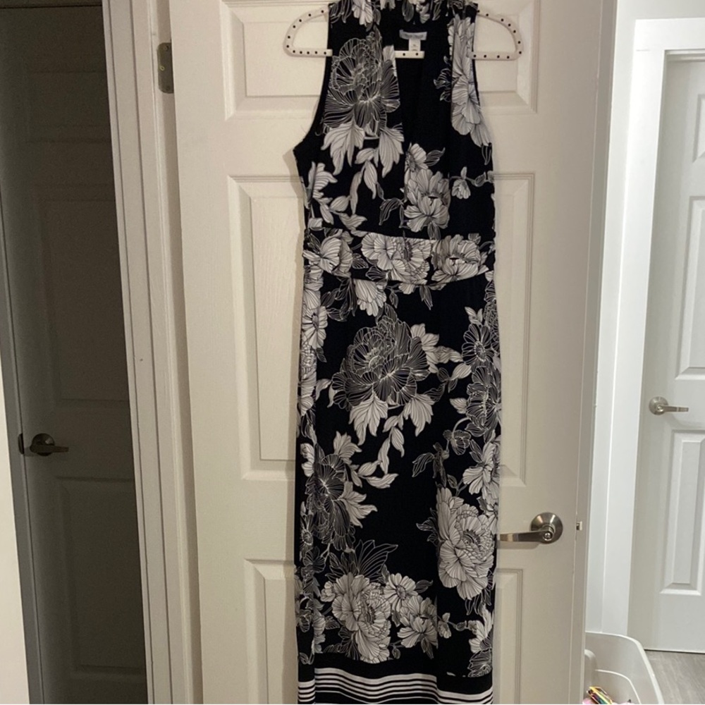 White House Black Market Black and White Floral Maxi Dress